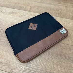 Herschel Supply Company Heritage 13” Laptop Sleeve